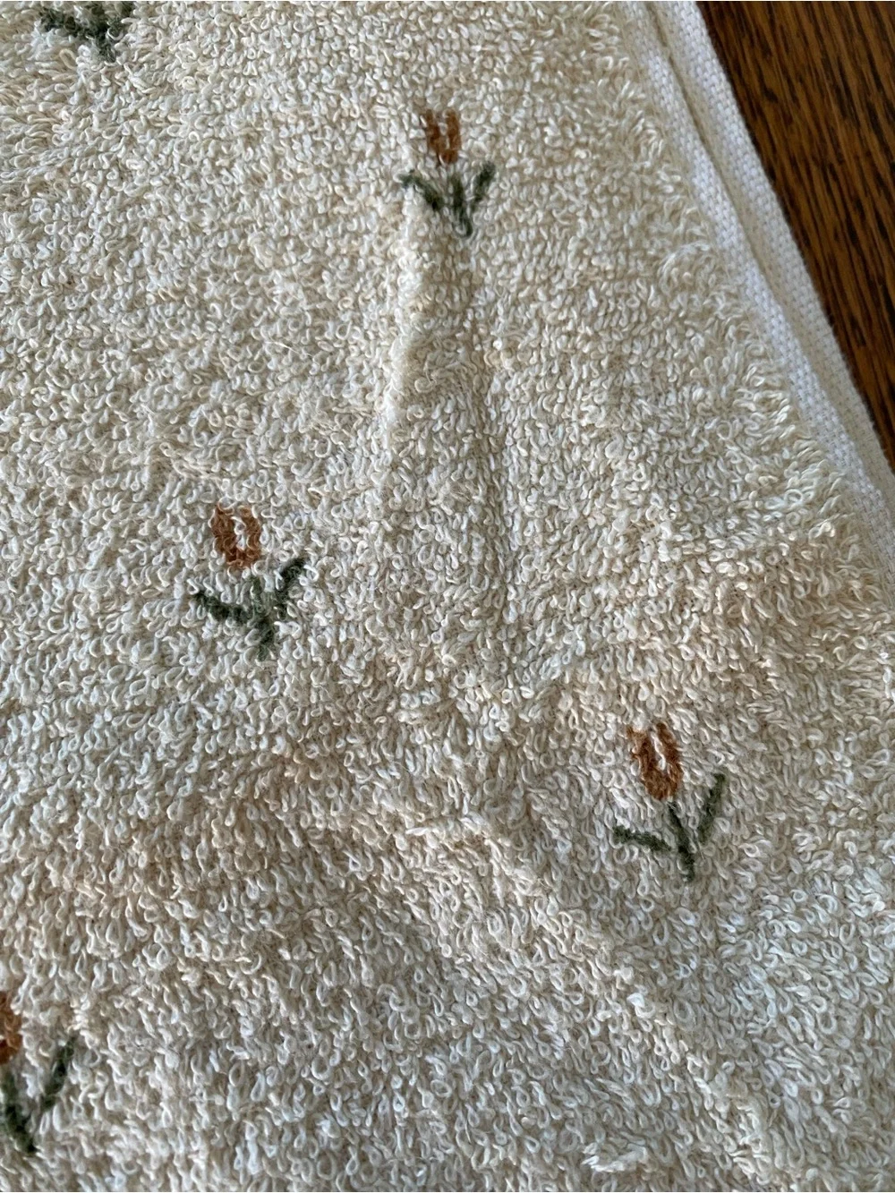 Vintage 1980s St Mary’s Fieldcrest Beige Brown Floral Tulip Bathroom Towel